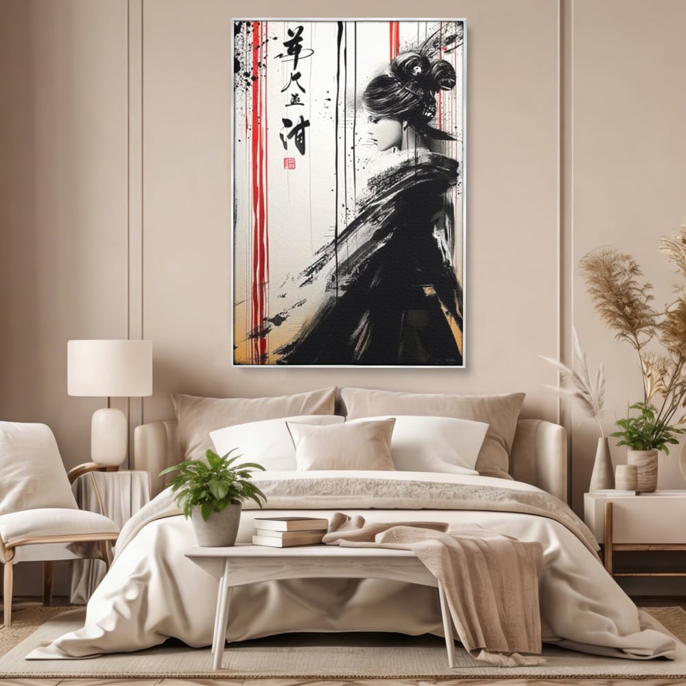 Tablou canvas cu tablou vertical cu gheisa in tus, in rama de aluminiu argintiu, pe perete intr-un dormitor